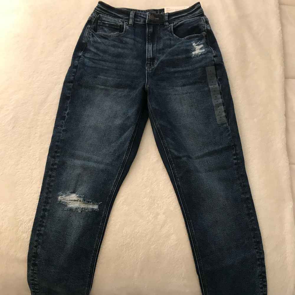 American Eagle High Waisted Mom Jeans